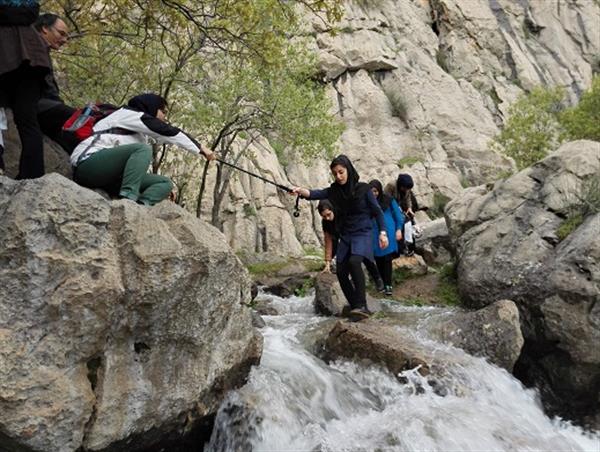 با صعود به ارتفاعات چالابه ، دومین برنامه انجمن کوهپیمایی دختران دانشجو در فروردین ماه 95 رقم خورد