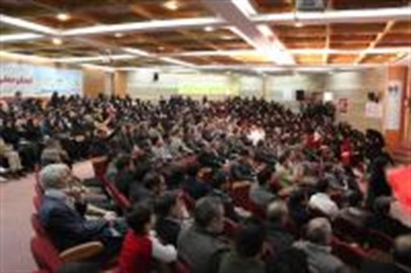 جشن بزرگ انقلاب در دانشگاه علوم پزشکی کرمانشاه برگزار گردید
